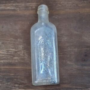 ⏳️Vintage⏳️Rawleigh's Trademark Embossed Glass Bottle Made In USA